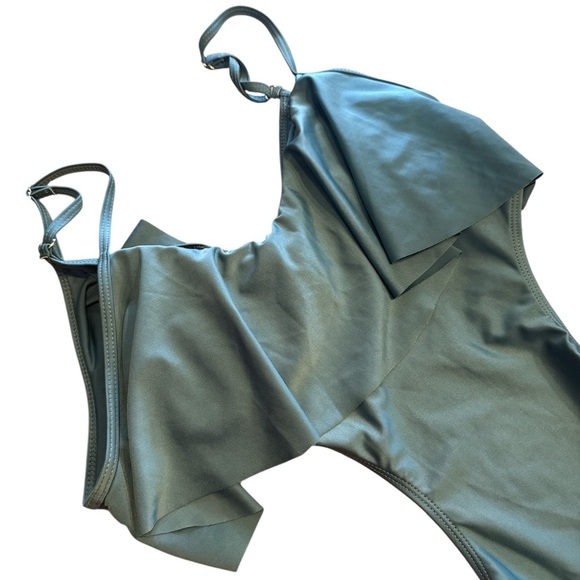 Stylish Blue Ruffle Swimsuit - Picture 5 of 6